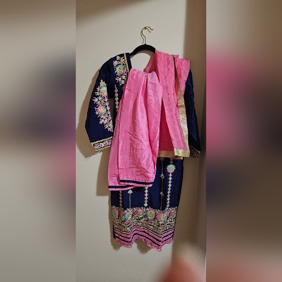 Punjabi Suit Heavy Embroidery - Picture 2 of 2